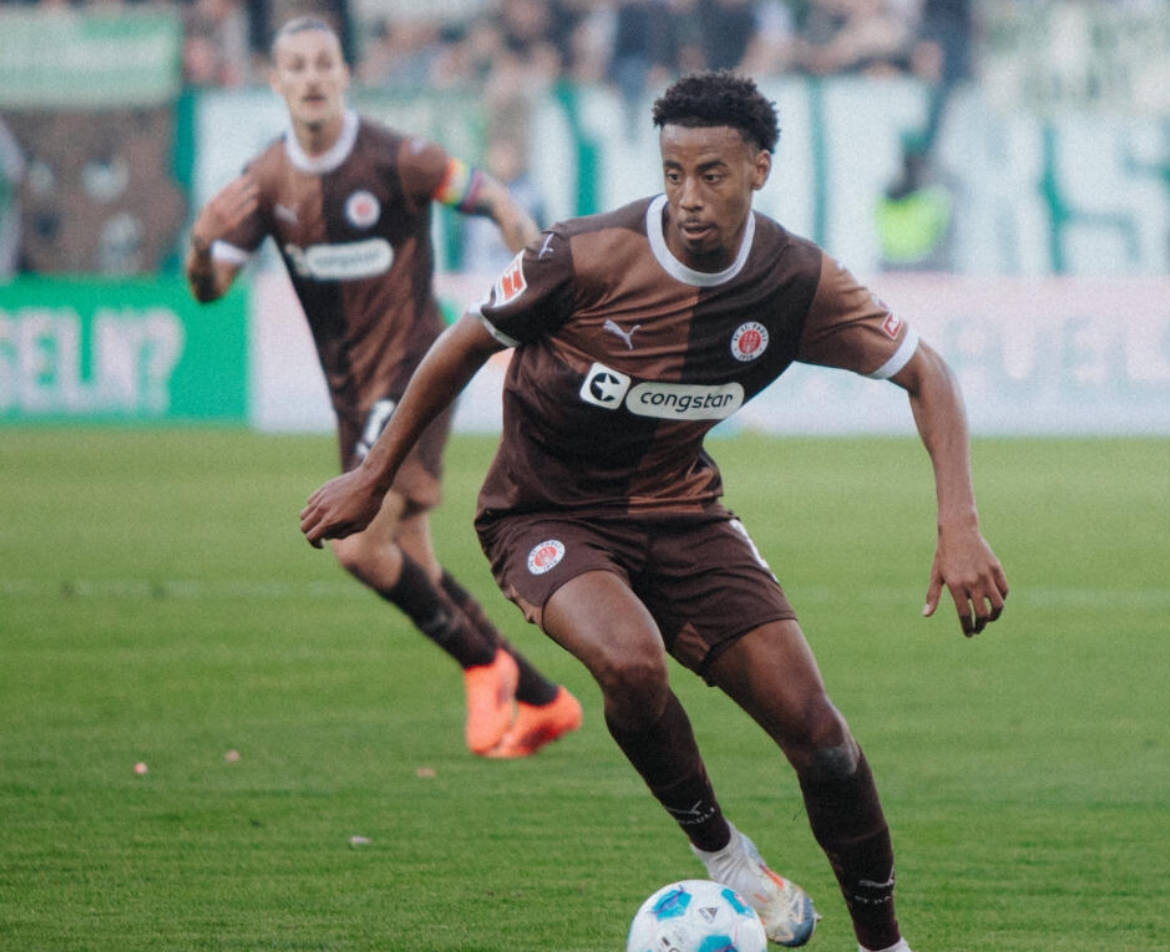 易游体育平台 -德国杯倒计时，尤文图斯今晨伤情更新，细节引发关注，球迷炸锅，轮换策略成焦点 